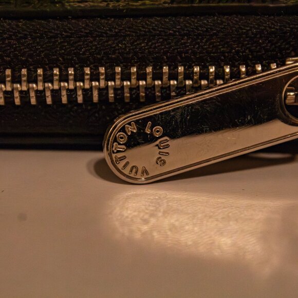 Louis Vuitton Damier Graphite Clutch - Picture 3 of 8